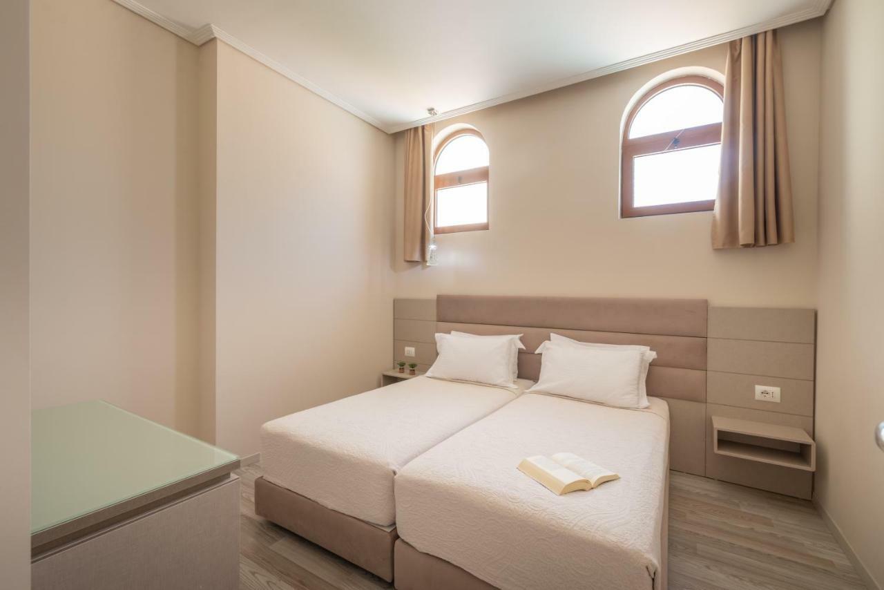Palma City Hotel Саранде Екстериор снимка